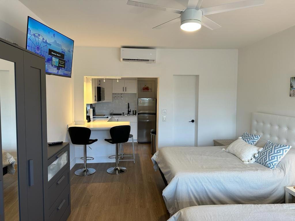 Moderno Departamento Estudio Miami Apartment Hallandale Beach Bagian luar foto